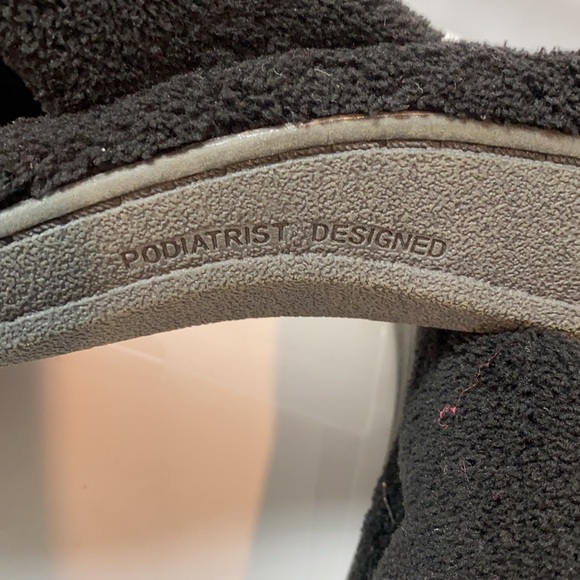 Vionic sandals size 6 color black - Picture 3 of 12